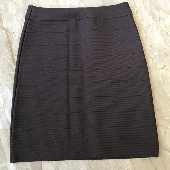 Guess Bandage Skirt - Picture 3 of 3